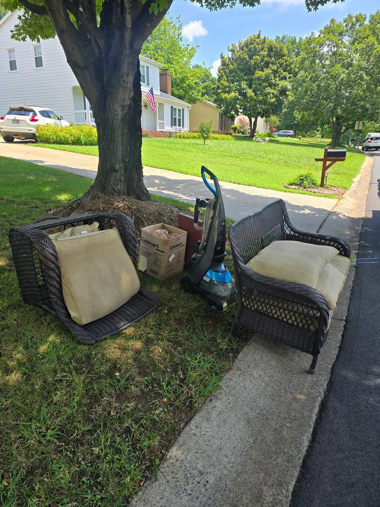 Curbside furniture junk removal in Charlotte, NC
